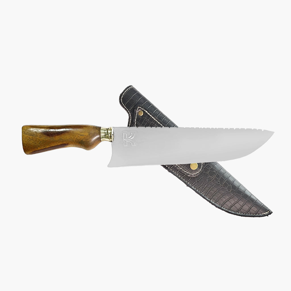 Detalhe do cabo em madeira nobre polida da faca picanheira chef 10 polegadas artesanal